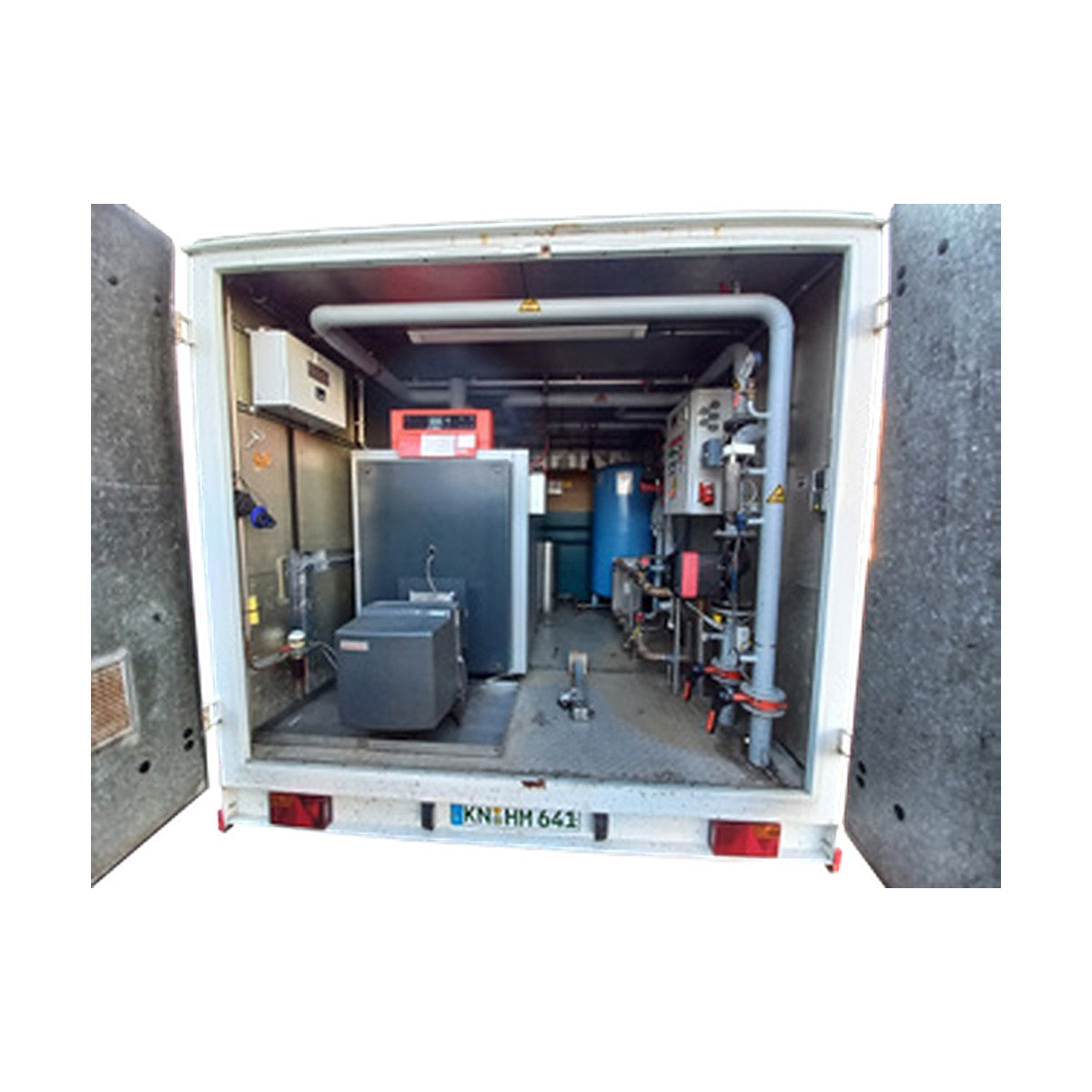 Mobile Heizzentrale ERHMO 300 kW MHZ008 – Innenraum mit Viessmann-Kessel und Weishaupt-Brenner